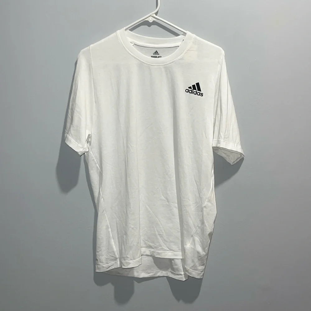 BNWT- Adidas FREELIFT Climalite T-Shirt - Picture 1 of 6